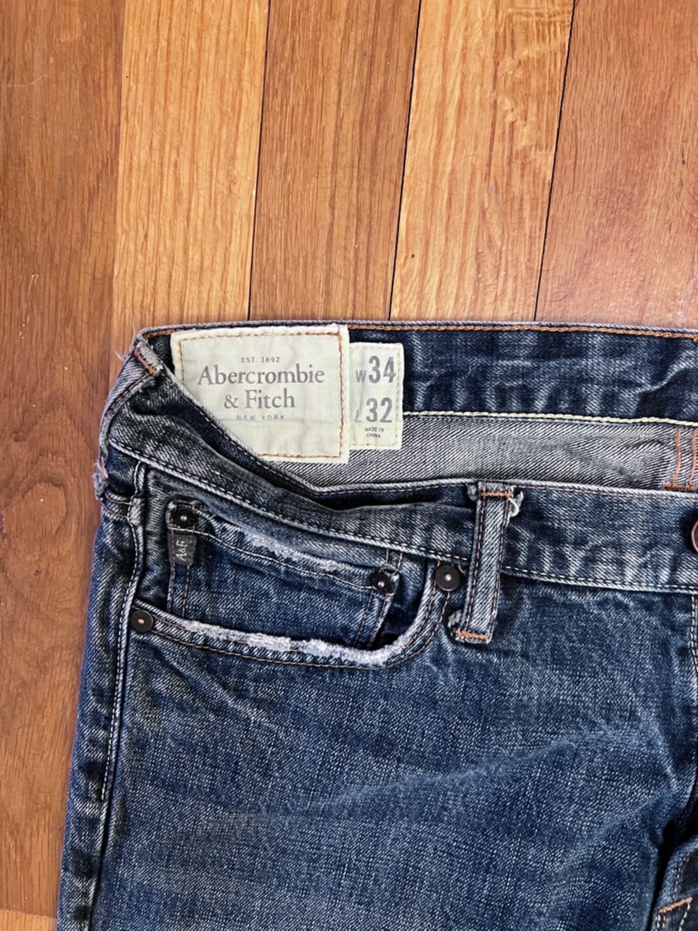 Abercrombie & Fitch Men's Straight Jeans in Dark Blue Wash, 34x32 - Picture 2 of 3